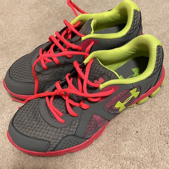 SHOES - Picture 4 of 6